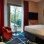 Tribe Hotell *