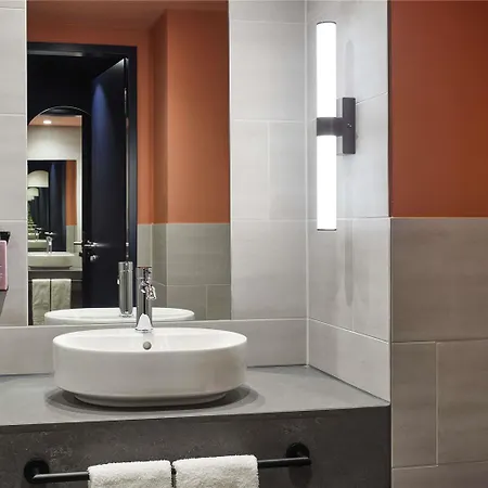 Tribe Ξενοδοχείο *